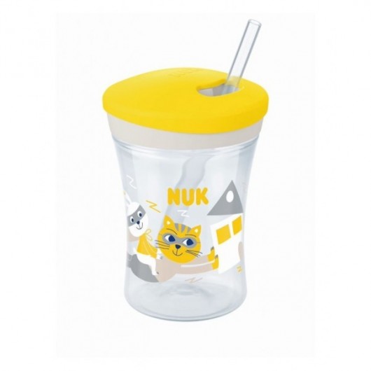 Tasse d'apprentissage avec paille